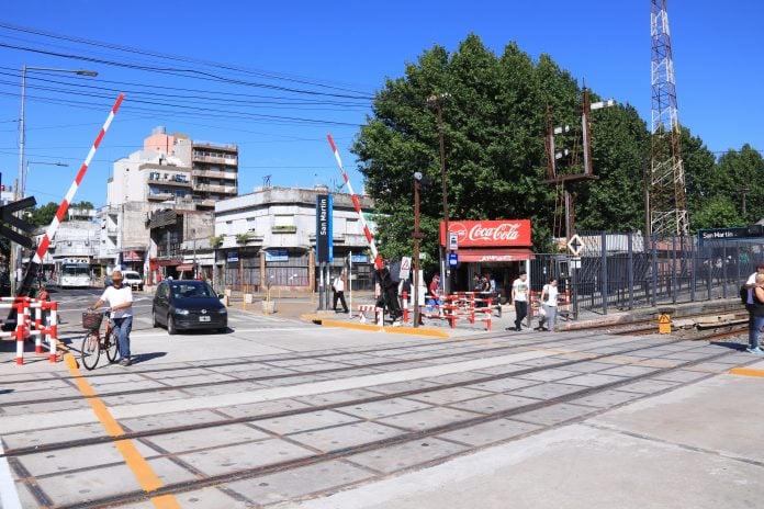 paso-nivel-calle-moreno-san-martin-abierto