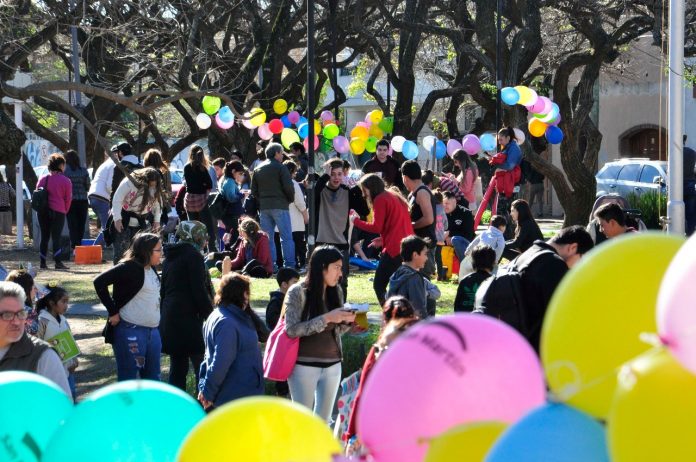 festejo-plaza-necochea-san-martin