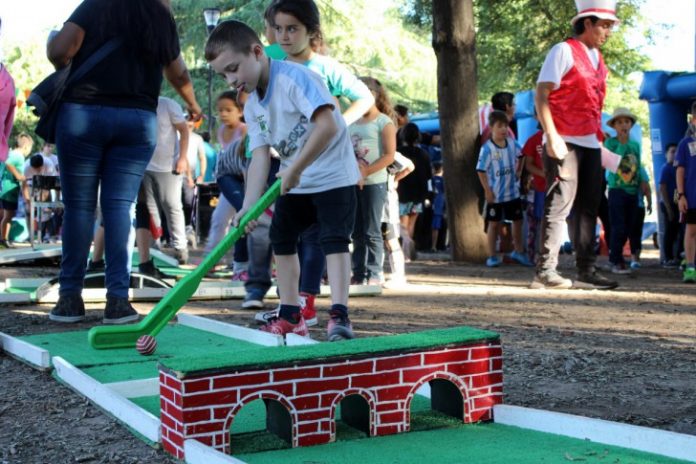 kermesse plaza mini golf malvinas