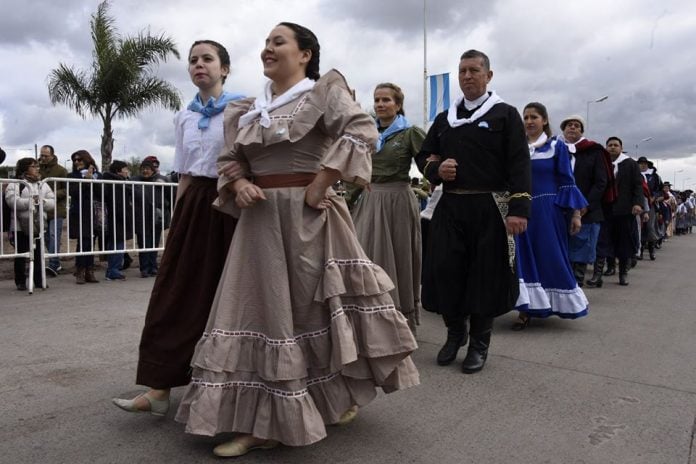 desfile-9-de-julio-malvinas-argentinas