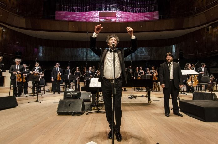 Fito Páez Junto A La Kashmir Orchestra En El Cck