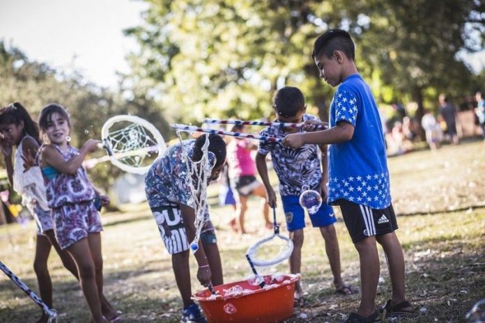 niños jugando