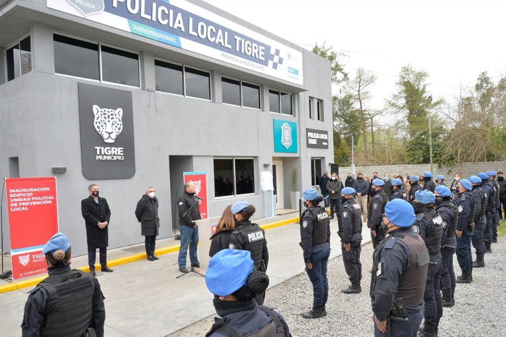 Julio Zamora y Sergio Berni inauguraron la nueva sede de la Policía Local  de Tigre | Que Pasa Web