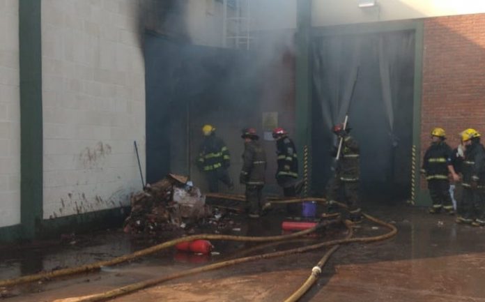 Bomberos.incendio Villa Maipu 1