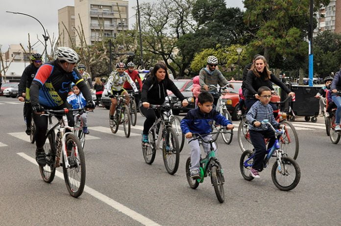 Bicicleteada En Tres De Febrero