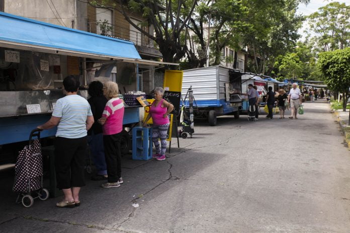 Ferias Tres De Febrero