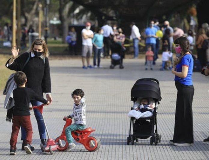 Ninos Jugando Ciudad Coronavirus