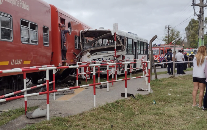 accidente tren colectivo tortuguitas