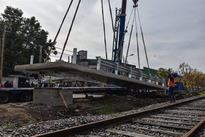 puente-vias-del-tren-sarmiento-merlo