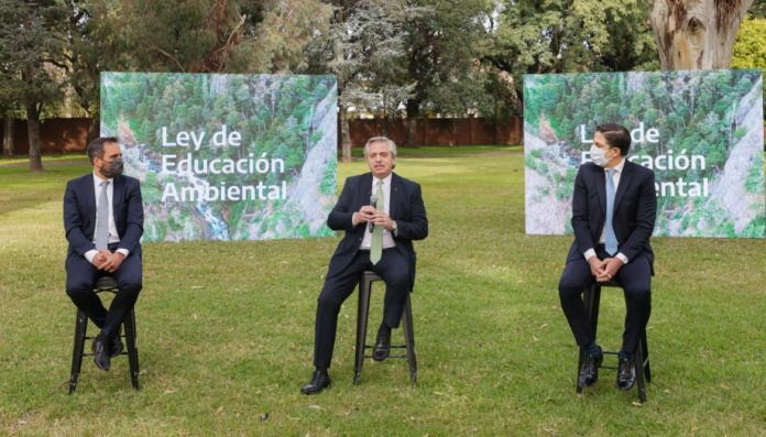 alberto fernandez olivos ley educacion ambiental