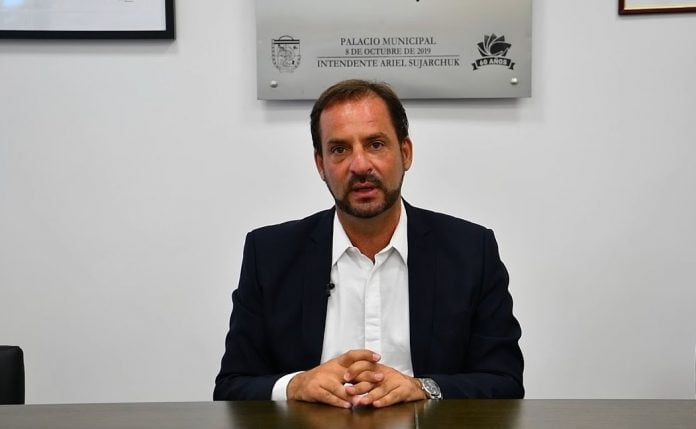 ariel sujarchuk intendente escobar