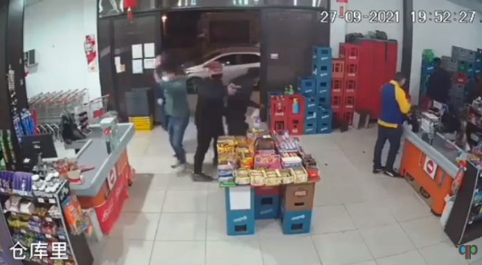 robo supermercado chino merlo video