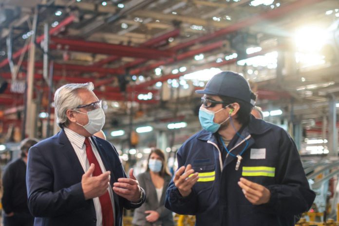 alberto fernandez visito automotriz sumo 475 nuevos trabajadores 914122 193343