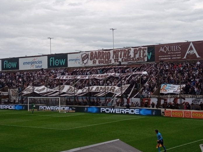 hinchada platense regreso