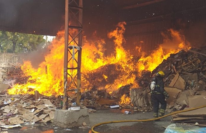 incendio papelera san fernando 3