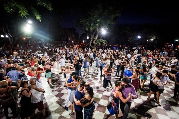 milonga plaza martinez san isidro