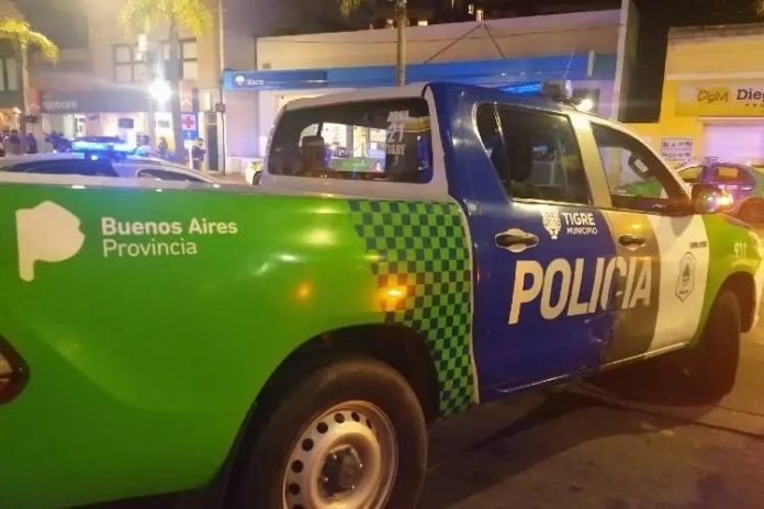 patrullero policia bonaerense noche