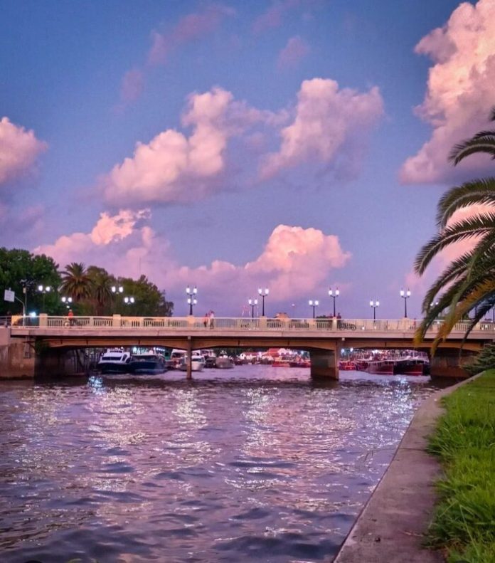 atardecer tigre puente sacriste algo nublado