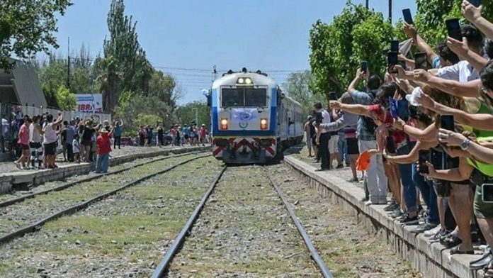 tren san martin mendoza 3082