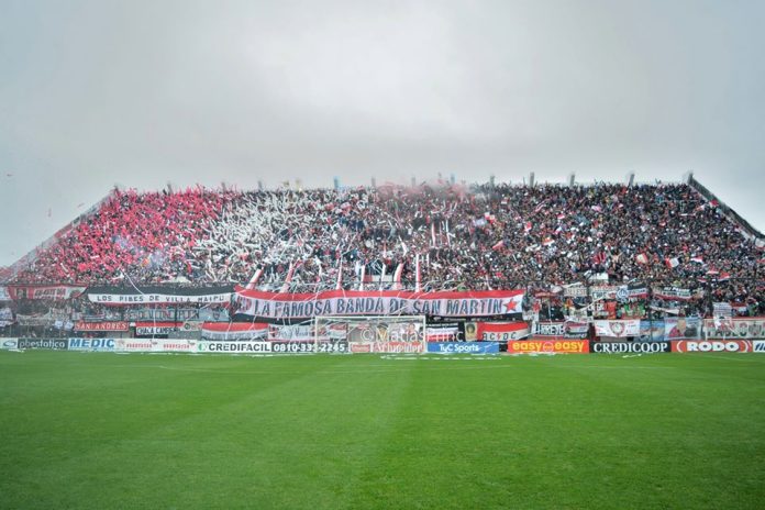 chacarita hinchada