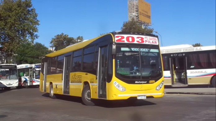 colectivo de la línea 203